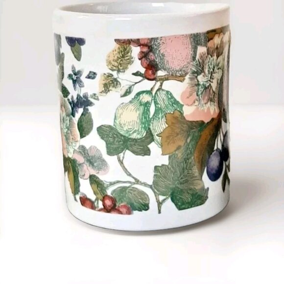 MATCHING PAIR OF COFFEE CUPS MUGS WHITE WTH GRAPEVINE PATTERN - Picture 3 of 4